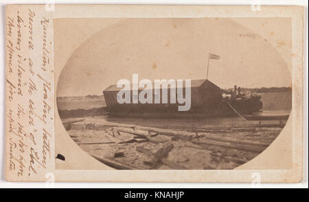 Hamilton's Floating Battery liegt am Ende von Sullivan's Island In der Nacht, bevor sie Feuer auf Fort Sumter GEÖFFNET TRAFEN DP266515 302667 Stockfoto