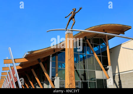 Das Konzept der Schöpfung Skulpturen, Rotary Center für die Künste, Downtown Kelowna Stadt, Okanagan Lake, British Columbia, Kanada. Stockfoto