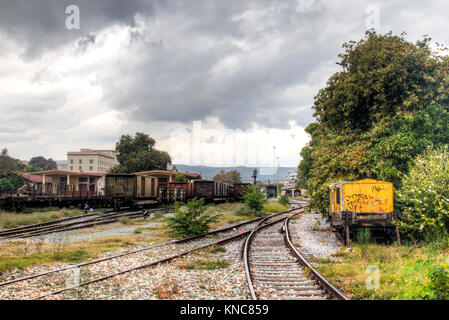 Den Bahnhof in Volos, Griechenland ist eines der wichtigsten Gebäude Stockfoto