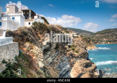 Blick über die Bucht von Skopelos Stadt auf der Insel Skopelos in Griechenland Stockfoto