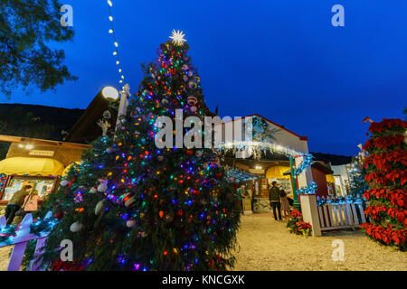 Laguna Beach, DEZ 10: Nacht Blick auf viele schöne Art Show im Sägemehl Kunst Winter Festival am 10.Dezember 2017 in Laguna Beach, Kalifornien, USA Stockfoto