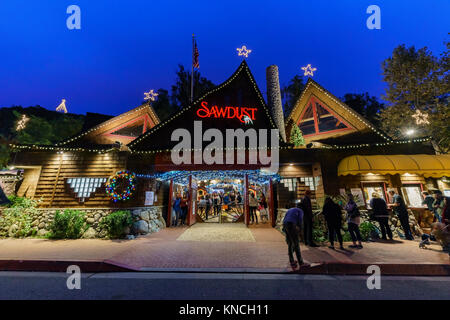 Laguna Beach, DEZ 10: Nacht Blick auf viele schöne Art Show im Sägemehl Kunst Winter Festival am 10.Dezember 2017 in Laguna Beach, Kalifornien, USA Stockfoto