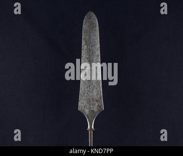 Dieser japanische Stahlpfeil aus dem 18. Jahrhundert (Yanone) unterstreicht präzise Handwerkskunst und funktionales Waffensystem. Stockfoto