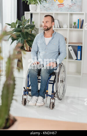 Behinderte Menschen im Rollstuhl Stockfoto