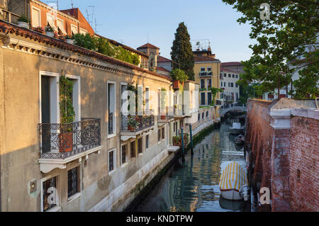 Einem ruhigen Rückstau Kanal Rio De La Salute Dorsoduro in Venedig Stockfoto