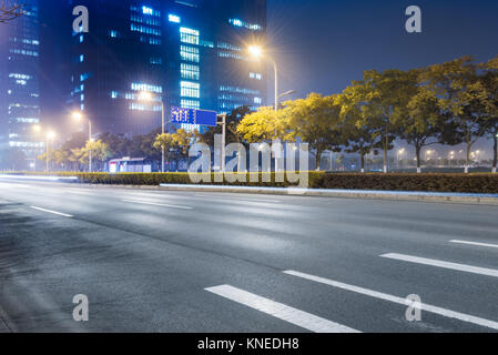 Verkehr Straße in der Innenstadt von Shenzhen, China. Stockfoto