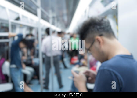 Pendler in U-Bahn in Shanghai, China. Stockfoto