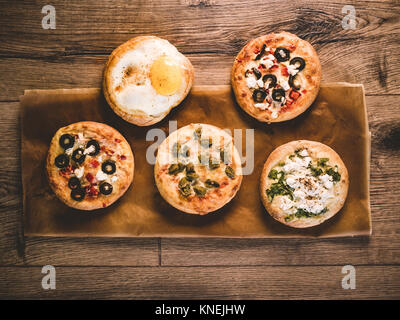 Auswahl der Pizzettes Stockfoto