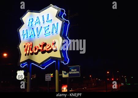 Springfield, Missouri - Juli 18., 2017. Zeichen der Best Western Rail Haven Motel in Springfield, Missouri. Berühmte Motel an der Route 66. Stockfoto