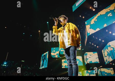 Schweiz, Zürich - 17. November 2017. Der Schweizer Sänger und Rapper Nemo führt ein Live Konzert während der Energy Star-Nacht 2017 im Hallenstadion in Zürich. (Foto: Gonzales Foto - Tilman Jentzsch). Stockfoto