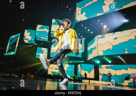 Schweiz, Zürich - 17. November 2017. Der Schweizer Sänger und Rapper Nemo führt ein Live Konzert während der Energy Star-Nacht 2017 im Hallenstadion in Zürich. (Foto: Gonzales Foto - Tilman Jentzsch). Stockfoto