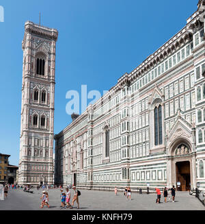 Campanile und Duomo, Florenz. Kathedrale Santa Maria del Fiore (Il Duomo) und der Campanile, der Piazza del Duomo, Florenz, Italien Stockfoto