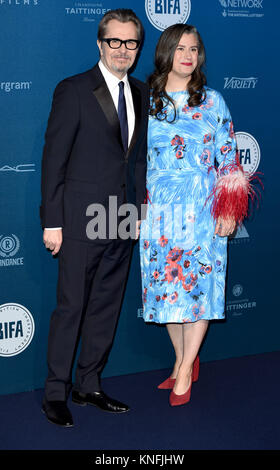 Foto muss Gutgeschrieben © Alpha Presse 079965 10.12.2017, Gary Oldman und Frau Gisele Schmidt BIFA British Independent Film Awards 2017 an Old Billingsgate London Stockfoto