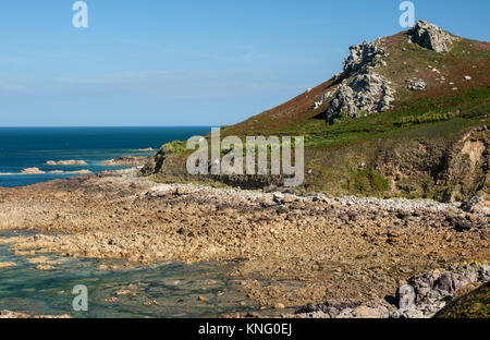 Küste mit in der Nähe von Auderville, Normandie Frankreich an einem sonnigen Tag im Sommer Stockfoto