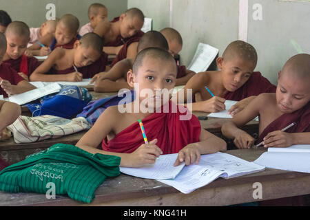 Mönch Schule, Sagaing, Mandalay, Myanmar, Asien Stockfoto