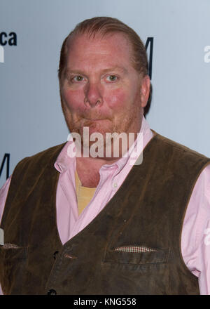 Küchenchef Mario Batali besucht die 2011 BAM Theater Gala an der Brooklyn Academy of Music am 10. März 2011 in New York City. Stockfoto