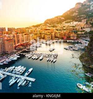 Panoramablick auf den Hafen von Fontvieille in Monaco. Azur Küste. Stockfoto