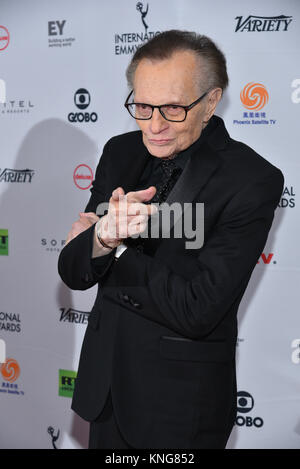 Larry King nimmt den 45. Internationalen Emmy Awards in New York Hilton am 20. November 2017 in New York City. Stockfoto