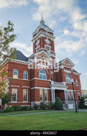 Monroe County Courthouse in Forsyth, Georgia, wurde 1896 errichtet und ist der viktorianischen Design. Es ist im National Register der Historischen Stätten aufgeführt. Stockfoto