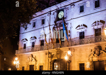 Palma Stadt Halle für Weihnachten auf der Plaza de Cort, Palma de Mallorca, Spanien eingerichtet Stockfoto