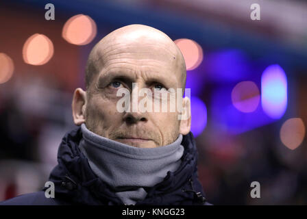 Lesen Sie Manager Jaap Stam während der Himmel Bet Meisterschaftsspiel im Madejski Stadium lesen. Stockfoto