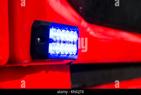 Lichter der Löschfahrzeuge an Eigentum und Leben Stockfoto