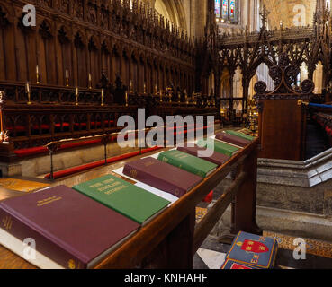 ELY CATHEDRAL, INNENBÄNKE Stockfoto