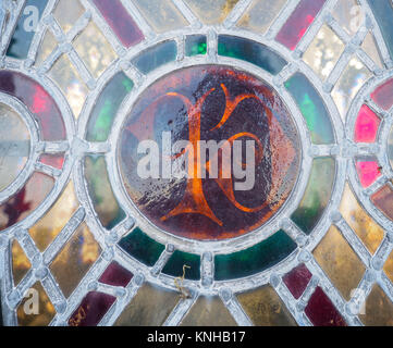 Initialen IN GLASFENSTER IN DER Laterne, die Kathedrale von Ely, Cambridgeshire Stockfoto