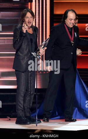 51 CMA Award Show bei Bridgestone Arena bietet: Keith Urban Wo: Nashville, Tennessee, United States Wenn: 08 Nov 2017 Credit: Judy Eddy/WENN.com Stockfoto