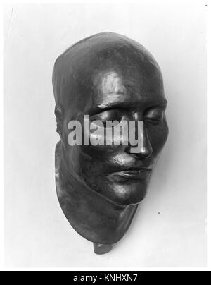 Totenmaske Napoleons TRAF ICH 2402 188829 Künstler: Francesco Antommarchi, 1780?1838, Tod Maske von Napoleon I., in Gips 1821 gegossen, in Bronze ausgeführt. 1833, Bronze, Gesamt: 7 1/8? 6 1/2? 13 3/4 in. (18.1? 16.5? 34,9 cm). Das Metropolitan Museum of Art, New York. Geschenk von Frau Robert W. De Forest, 1903 (03.13) Stockfoto