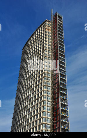 Center Point, New Oxford Street (aber von Charing Cross Road gesehen), London, England, Großbritannien Stockfoto