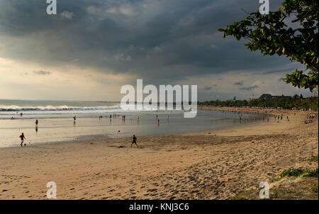 Der Strand von Kuta auf Bali Indonesien Stockfoto