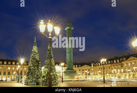 Die Place Vendome bei Nacht, Paris, Frankreich. Stockfoto