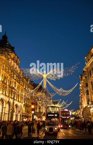 Weihnachten Engel über Regents Street Stockfoto