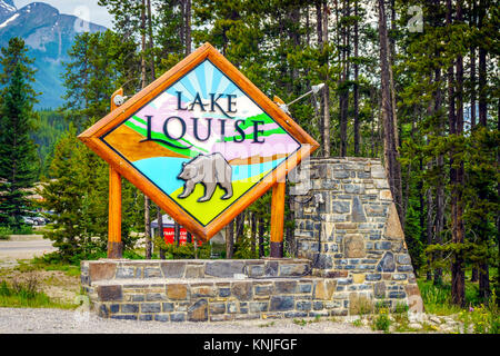 Zu Lake Louise Willkommen, herzlich zu der berühmten Stadt, Alberta, Kanada Stockfoto