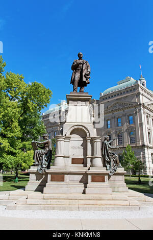 Statue von Thomas Hendricks außerhalb der Indiana Capitol Building Stockfoto