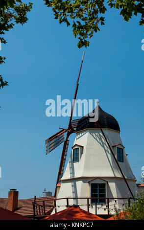 Einen weiten Blick über eine Windmühle in Solvang, Kalifornien, ein dänisches Dorf in Santa Ynez Valley. Stockfoto