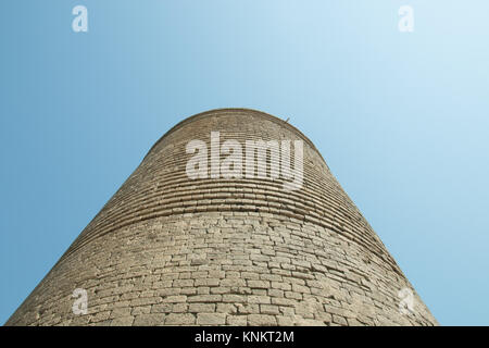 Maiden Tower Tower von unten ansehen. Stockfoto