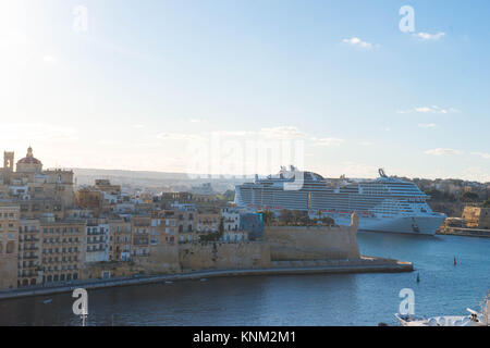 Malta, 6. Dezember 2017. Schiffe, die in der Grand Harbour in Valletta, Malta Michael Tubi/Alamy Leben Nachrichten. Stockfoto