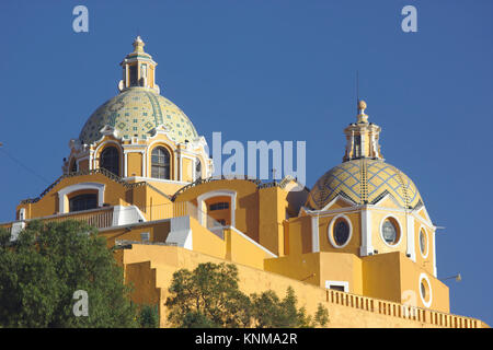 Kirche Heiligtum der Jungfrau von Abhilfemaßnahmen auf der Pyramide, Cholula, Mexiko Stockfoto