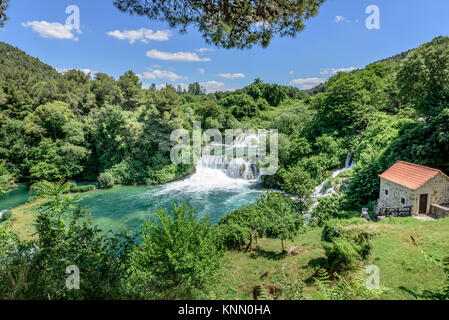 Panoramablick Luftaufnahme Wasserfall Krka Nationalpark, einem der kroatischen Nationalparks in Sibenik, Kroatien. Stockfoto