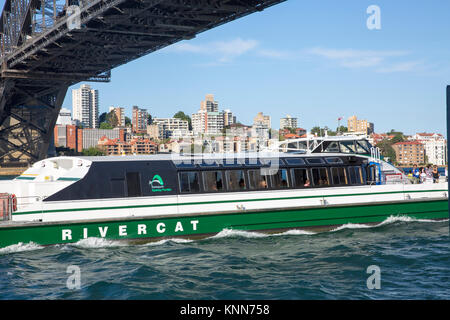 Sydney riverboat Fähre im Hafen von Sydney unter der Harbour Bridge Stockfoto