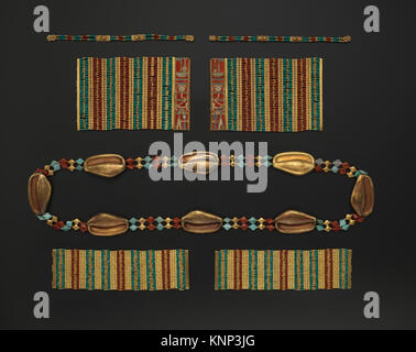 Cowrie Shell Gürtel, Löwe Armbänder Armbänder mit den Namen von Amenemhat III, und Fusskettchen von Prinzessin Sithathoryunet MET DP 348612 698627 Stockfoto