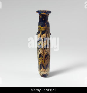 Ein Alabastron aus Glas der MET, Katalognummer DP151237 249821, der antike Parfümbehälter und Glashandwerkskunst darstellt. Stockfoto