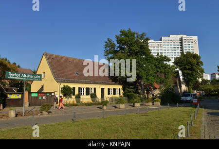 Tier Hof, Alt-Marzahn, Wohnhaus, Allee der Kosmonauten 200, Marzahn, Berlin, Deutschland, Tierhof, Wohnhaus, Allee der Kosmonauten 200,,Deuts Stockfoto