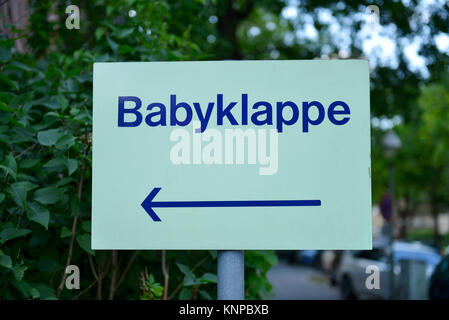 Baby Klappe, St. Joseph Krankenhaus, W? sthoffstrasse, Temple Court, Berlin, Deutschland, Babyklappe, St. Joseph Krankenhaus, Wuesthoffstrasse, Tempelhof, Deu Stockfoto