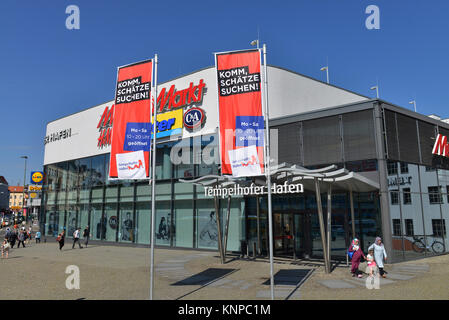 Einkaufszentrum, Tempelhofer Hafen, Temple Court, Berlin, Deutschland, Einkaufszentrum, Tempelhofer Hafen, Tempelhof, Deutschland Stockfoto