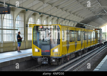 U2, U-Bahn, Bahnhof B? lowstrasse, der Schönheit der Berge, Temple Court schöne Berg, Berlin, Deutschland, U-Bahn, Bahnhof, Schoeneb Buelowstrasse Stockfoto