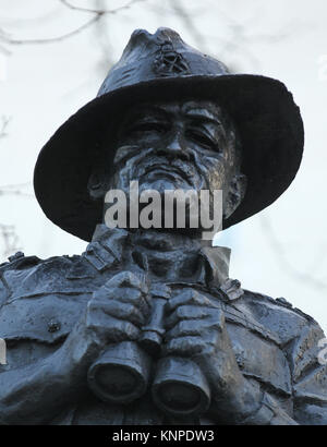 London, Großbritannien. 12. Dezember, 2017. Statue von Feldmarschall William Joseph Schlank, in der Regel als Bill Slim, den militärischen Befehlshaber bekannt Stockfoto