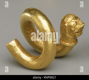 Gold und Kupfer Legierung Spirale mit Lion-Kopf terminal MET GR 566 242800 Stockfoto